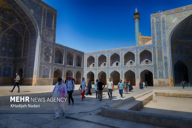 Tourists visit Isfahan historical sights
