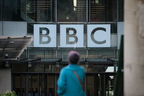 رئیس شبکه بی‌بی‌سی استعفا داد