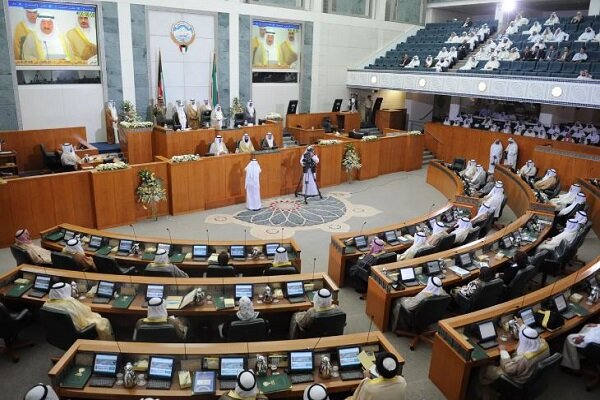 نیمی از آرایش پارلمان کویت تغییر کرد/ راهیابی دو زن به پارلمان