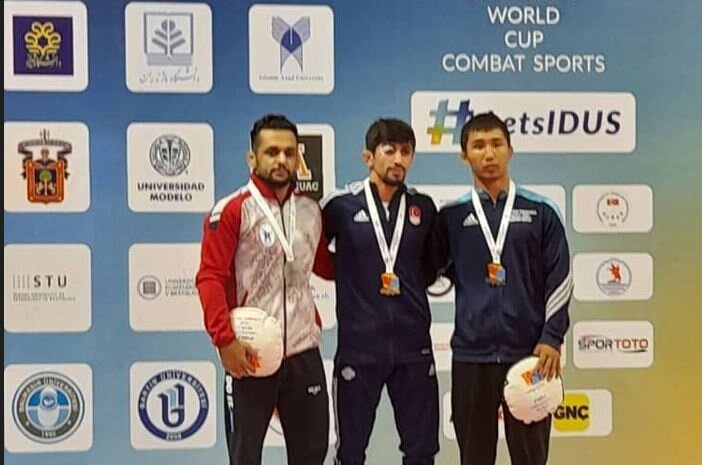 کسب دو مدال نقره توسط کشتی گیران تیم دانشجویان ایران