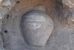 انجام کاوش باستان‌شناختی و لایروبی فضاهای دستکند نوش‌آباد