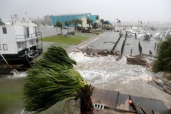 8 killed as Hurricane Beryl slams southern US