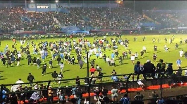 فاجعه فوتبالی در اندونزی/ کشته شدن ۱۲۷ نفر و تعلیق مسابقات لیگ