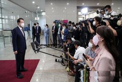 S Korea Pres. approval rating drops after hot mic incident