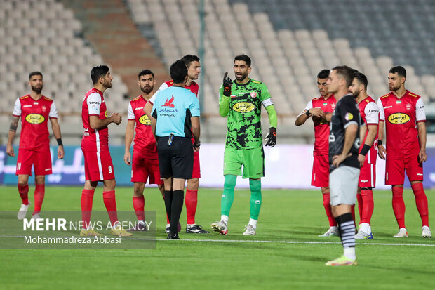 بازوبند کاپیتانی از بازوی بیرانوند در پرسپولیس جدا شد