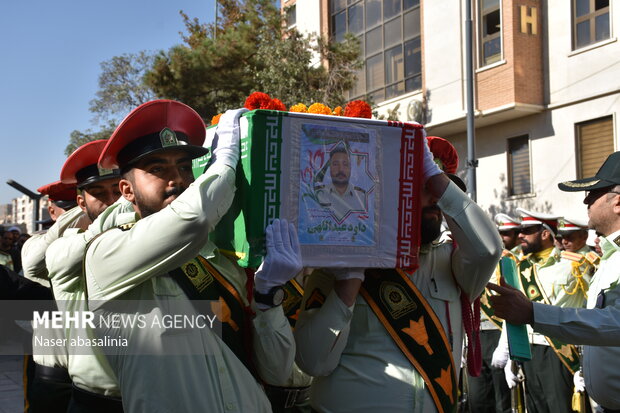 تشییع پیکر شهید مدافع امنیت در سنندج
