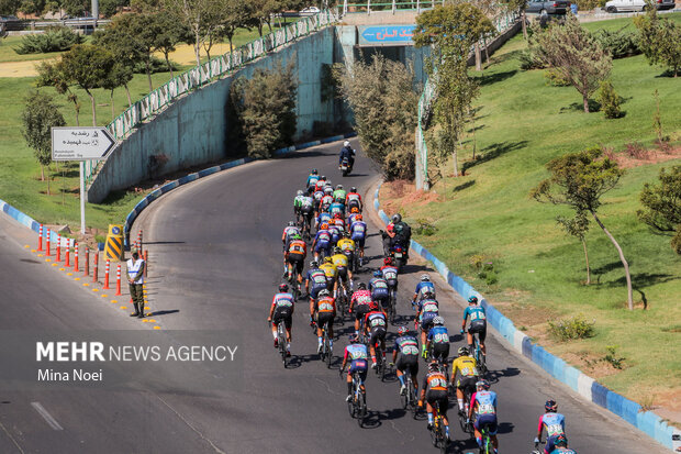 انبارها خالی از تجهیزات دوچرخه است/ الان بودجه میخواهیم