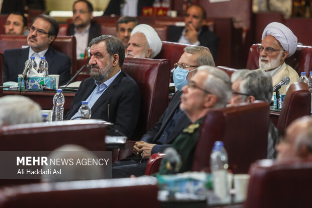 محسن رضایی مشاور اقتصادی رئیس جمهور در افتتاحیه نهمین دوره مجمع تشخیص مصلحت نظام حضور دارد