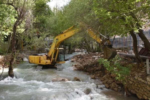 ۷۷ ویلا در حریم رودخانه زاینده رود تخریب شد 