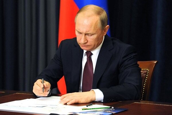 پوتین مصوبه الحاق استان های شرقی اوکراین را امضا کرد