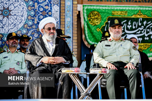 مسجد مقدس جمکران میں ایرانی افواج کا امام زمانہ سے تجدید عہد، مشترکہ پریڈ کا انعقاد
