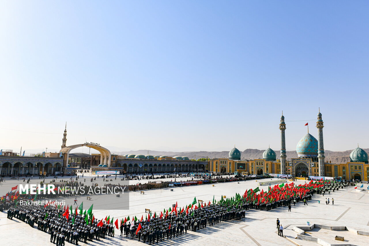 مسجد مقدس جمکران میں ایرانی افواج کا امام زمانہ(عج) سے تجدید عہد، مشترکہ پریڈ کا انعقاد