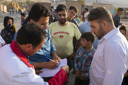 توزیع اقلام امدادی بین سیل‌زدگان مهرگی در شهرستان سیریک