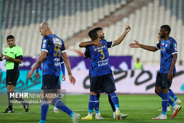 کیروش خیال چند بازیکن را راحت کرد/ مدعیانی که در لیگ راه میروند