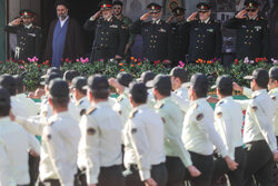 تہران میں ہفتہ پولیس کی مناسبت سے شاندار پریڈ