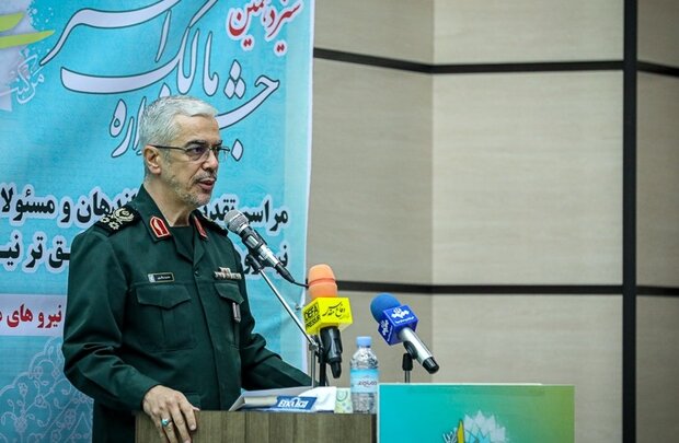 مسلح افواج کو دشمن کے ہائبرڈ خطرات سے نمٹنے کے لیے تیار رہنا چاہیے، ایرانی چیف آف جنرل اسٹاف