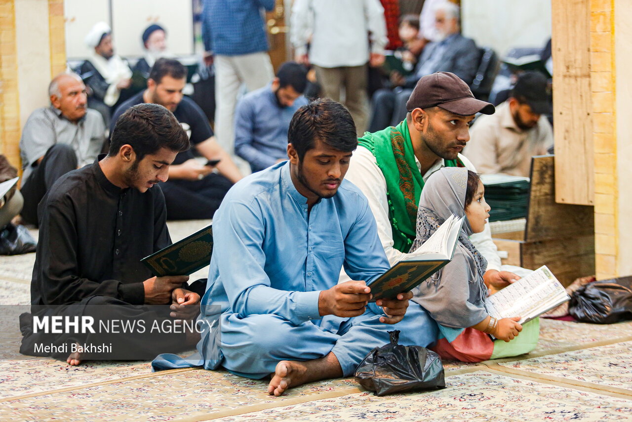 عزاداری شیعیان پاکستانی در حرم حضرت معصومه (س)