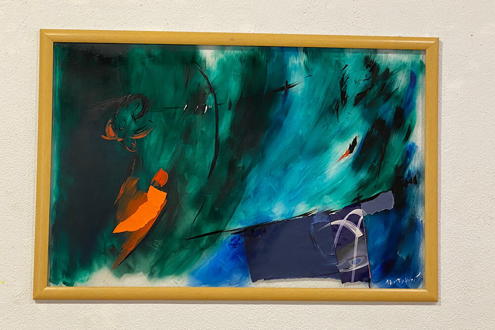 تابلوهایی که بدون اجازه روی دیوار «نیاوران» رفت/ پاسخگویی هست؟