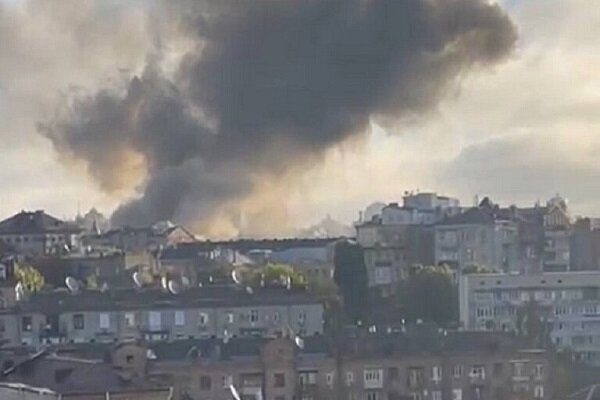 Kiev'de peş peşe patlamalar Kiev'de peş peşe patlamalar
