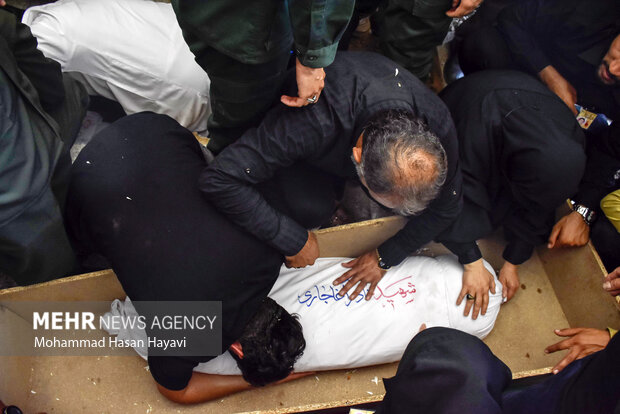 تشییع پیکر ۲ شهید والامقام ۸ سال دفاع مقدس در آبادان