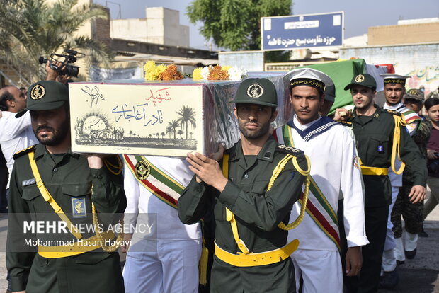 تشییع پیکر ۲ شهید والامقام ۸ سال دفاع مقدس در آبادان