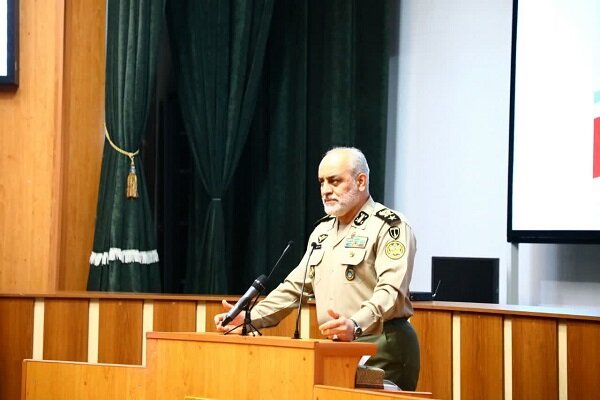 إيران تعلن استعدادها لتبادل الأساتذة مع الكلية البحرية الباكستانية