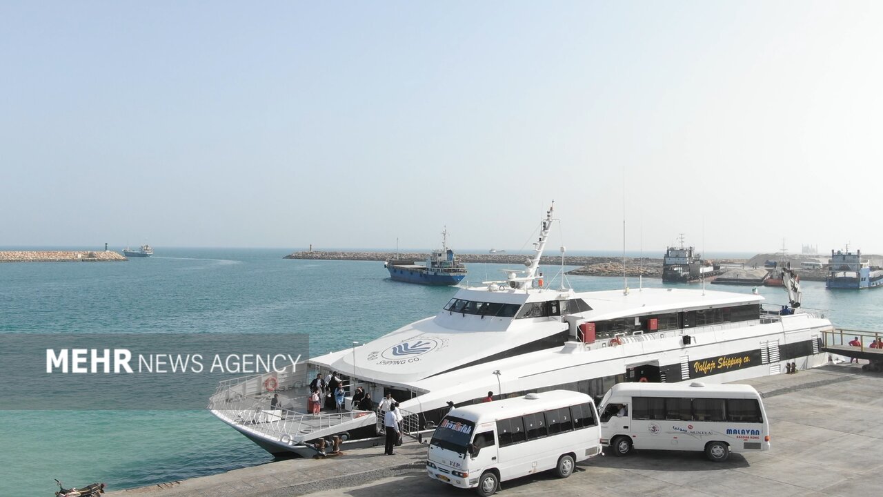 خط مسافری بندر شهید حقانی بندرعباس به جزیره ابوموسی راه‌اندازی شد