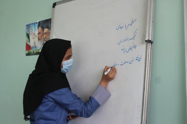 پویش «من فرزند انقلابم» در مدارس شهرستان دیر برگزار میشود