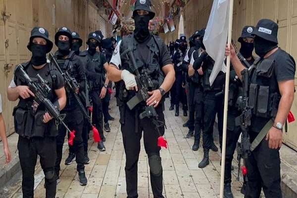 تیراندازی مبارزان فلسطینی به سمت نظامیان صهیونیست در نابلس تیراندازی مبارزان فلسطینی به سمت نظامیان صهیونیست در نابلس
