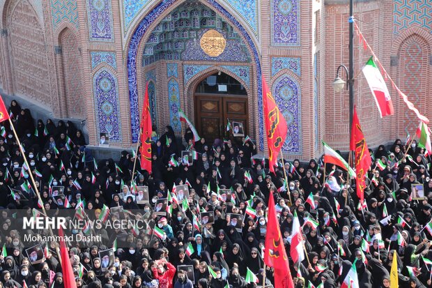 تجمع بزرگ بانوان تاریخ ساز ایران قوی در اردبیل