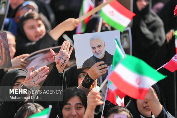 گردهمایی و راهپیمایی«بانوان فاطمی» در شیراز برگزار شد