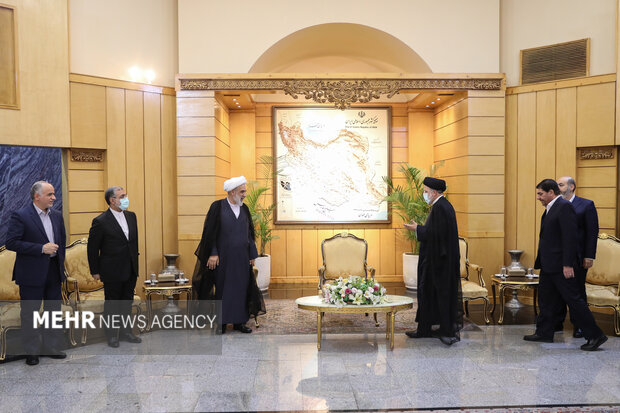 مراسم بدرقه حجت الاسلام سید ابراهیم رئیسی رئیس جمهور پیش از عزیمت به شهر آستانه پایتخت قزاقستان به منظور شرکت در اجلاس سیکا بعدازظهر امروز چهارشنبه ۲۰ مهر ماه ۱۴۰۱ در پاویون جمهوری اسلامی برگزار شد