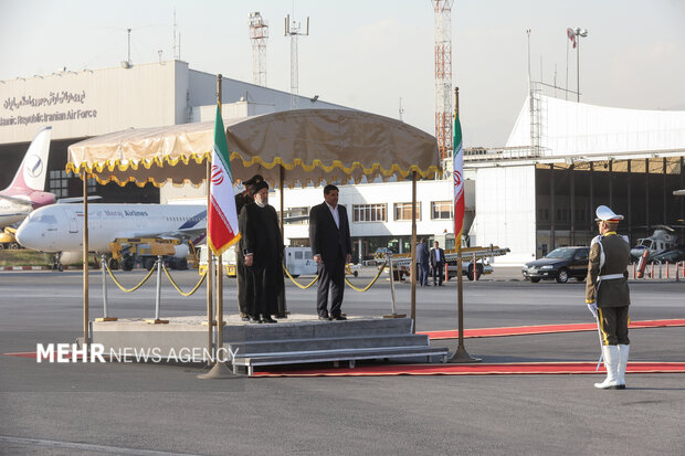 مراسم بدرقه حجت الاسلام سید ابراهیم رئیسی رئیس جمهور پیش از عزیمت به شهر آستانه پایتخت قزاقستان به منظور شرکت در اجلاس سیکا بعدازظهر امروز چهارشنبه ۲۰ مهر ماه ۱۴۰۱ در پاویون جمهوری اسلامی برگزار شد