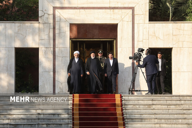 مراسم بدرقه حجت الاسلام سید ابراهیم رئیسی رئیس جمهور پیش از عزیمت به شهر آستانه پایتخت قزاقستان به منظور شرکت در اجلاس سیکا بعدازظهر امروز چهارشنبه ۲۰ مهر ماه ۱۴۰۱ در پاویون جمهوری اسلامی برگزار شد