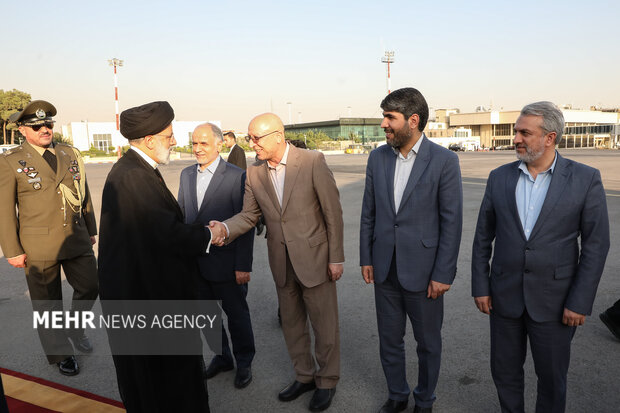 مراسم بدرقه حجت الاسلام سید ابراهیم رئیسی رئیس جمهور پیش از عزیمت به شهر آستانه پایتخت قزاقستان به منظور شرکت در اجلاس سیکا بعدازظهر امروز چهارشنبه ۲۰ مهر ماه ۱۴۰۱ در پاویون جمهوری اسلامی برگزار شد