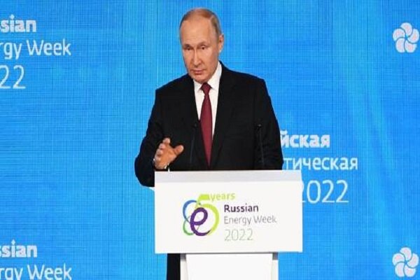 Putin warns Europe LNG from US would be too expensive