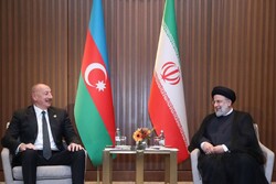 Raeisi meets with Azeri counterpart in Kazakhstan