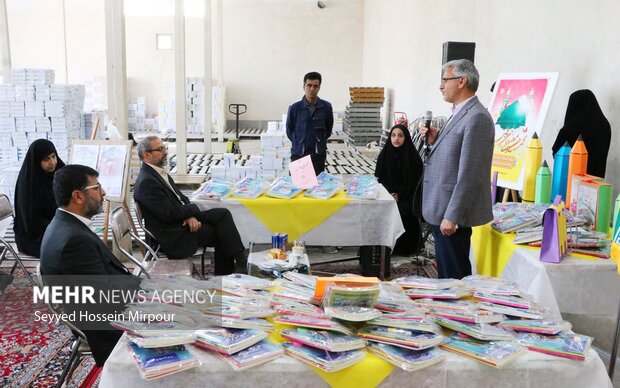 توزیع ۵ هزار بسته لوازم التحریر به کودکان کار در مشهد