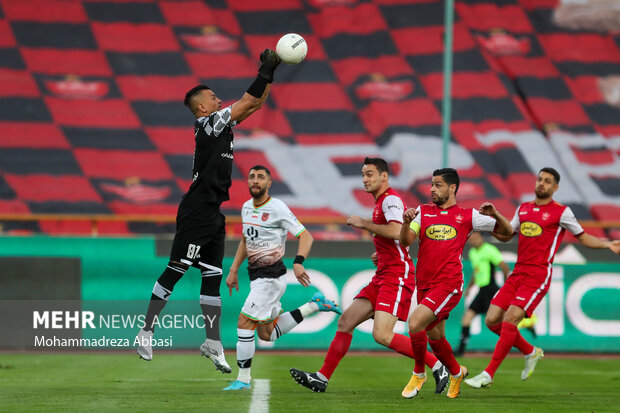 Persepolis beats Mes Kerman: IPL