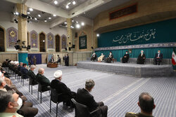 Leader receives Islamic Unity Conference guests