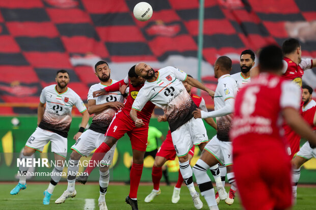 «آتش» سازمان لیگ فوتبال به جان پرسپولیس/ درآمد میلیاردی کجا رفت؟ «آتش» سازمان لیگ فوتبال به جان پرسپولیس/ درآمد میلیاردی کجا رفت؟