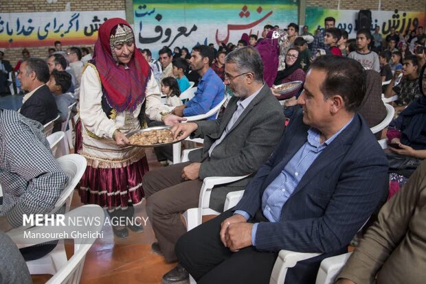 جشنواره گردشگری نخل و خرما در طرود(جنوب شهرستان شاهرود) برگزار شد.
