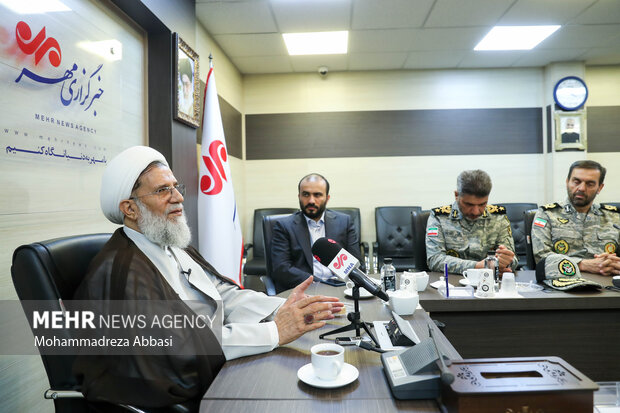 حجت الاسلام عباس محمدحسنی رئیس سازمان عقیدتی سیاسی ارتش جمهوری اسلامی ایران در خبرگزاری مهر حضور دارد