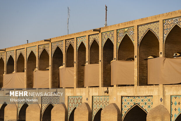 جان‌پناه در "پل خواجو"