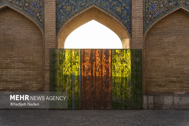 پل خواجو در حصار جانپناه/دخل و تصرف بنای تاریخی خلاف قانون است