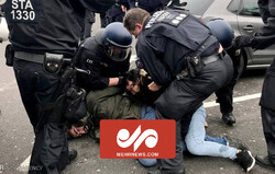 سرکوب وحشیانه معترضان توسط پلیس آلمان!