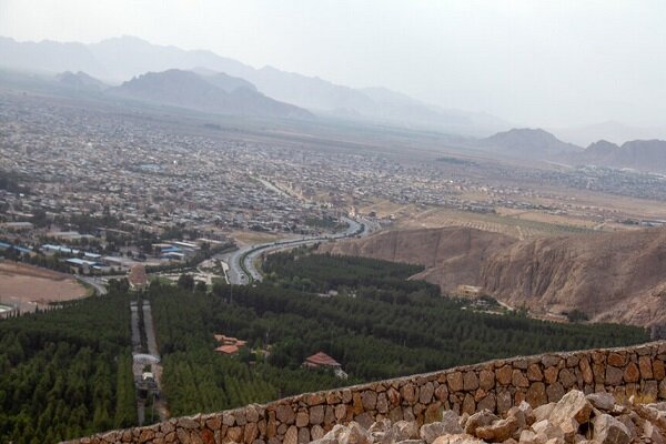 زخمی بر ارتفاعات شرق شهر/ قفل بام کرمان را چه کسی باز می‌کند؟