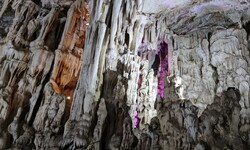 غار ۱۳٠ میلیون ساله «ده شیخ» روایتگری برای گردشگران است