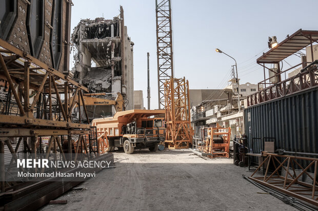 تخریب بخش باقیمانده ساختمان متروپل آبادان در کمتر از یک ماه