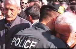 اشک‌های پدر شهید در آغوش پلیس!